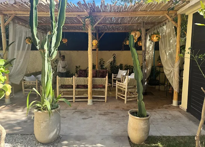 Villa Boheme Avec Personnel De Maison